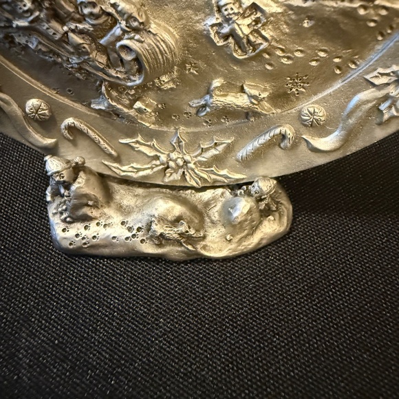 1999 Fort Pewter Christmas plate with Stand - Picture 2 of 4